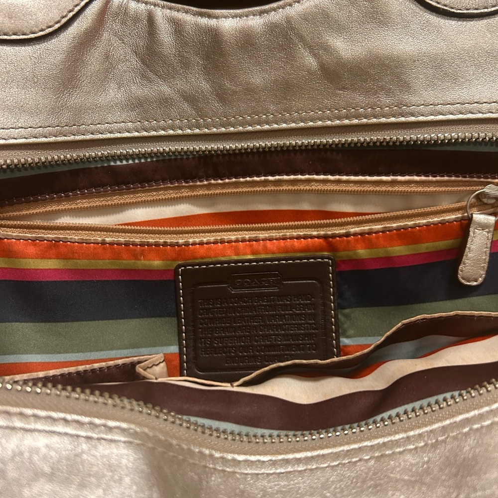 Coach Silver Shoulder Bag with Elegant Design